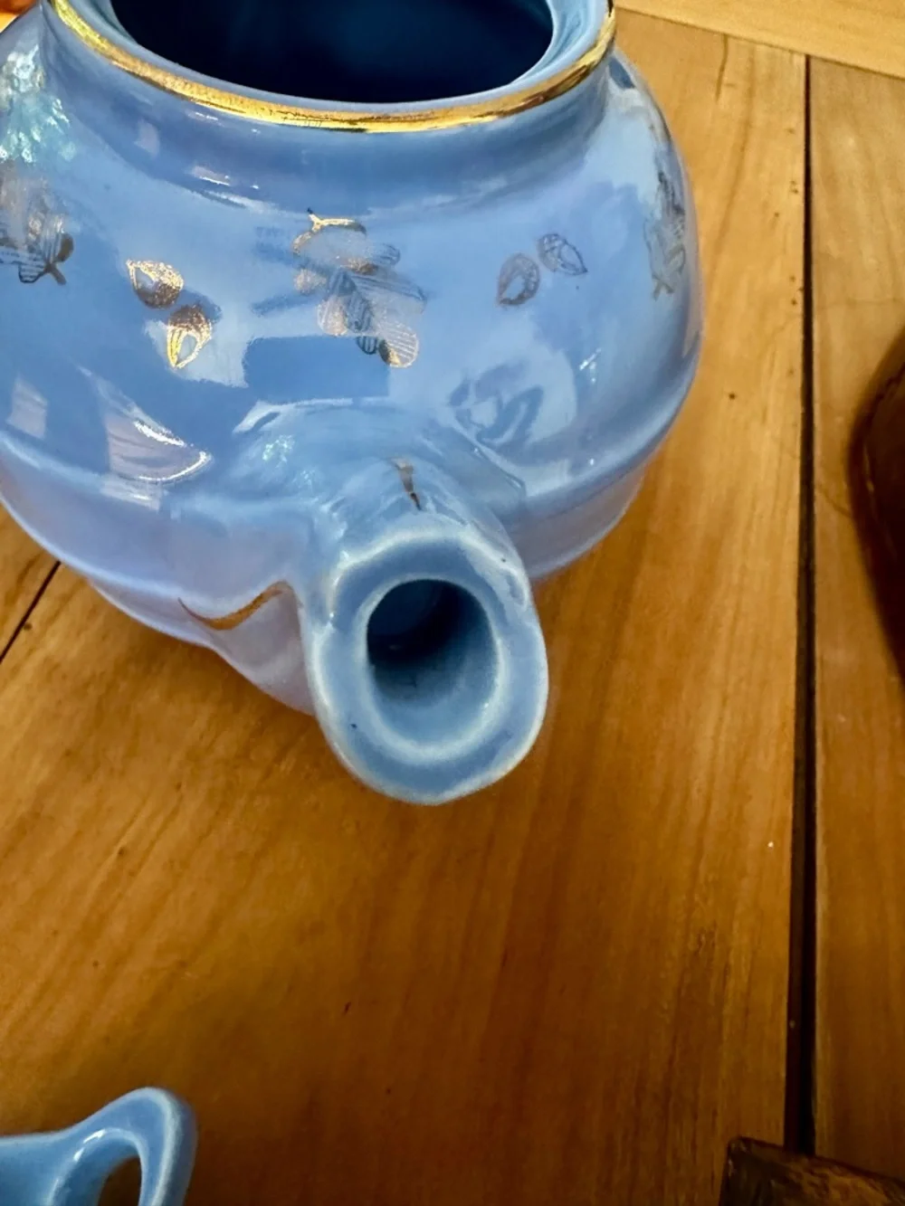 teapot vintage hall